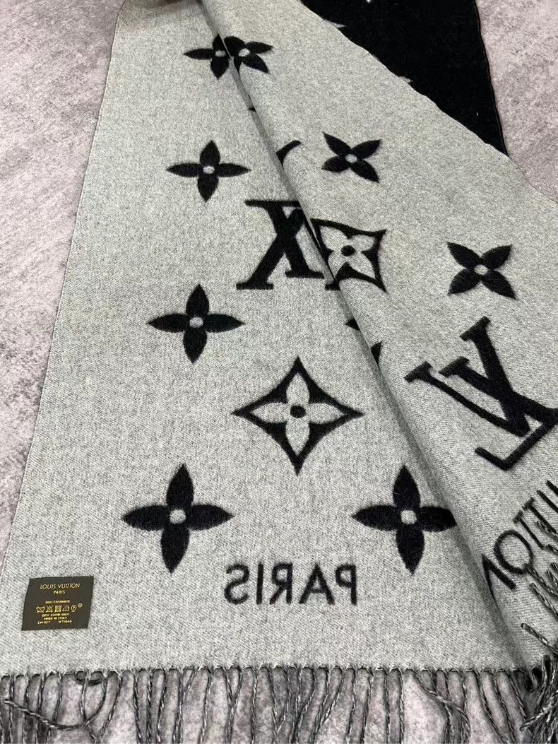 Louis Vuitton Louis Vuitton Black and Silver Scarf-yf Size ONE SIZE - 3 Thumbnail