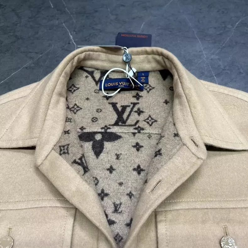 Louis Vuitton Louis Vuitton Alpaca Jacket in Size L-yf Size US L / EU 52-54 / 3 - 5 Thumbnail