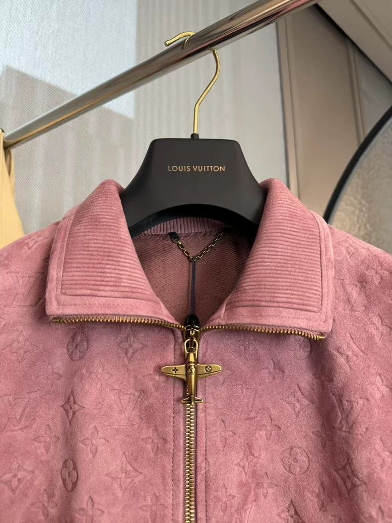 Louis Vuitton Louis Vuitton Pink Suede Logo Jacket-yf Size US L / EU 52-54 / 3 - 3 Thumbnail