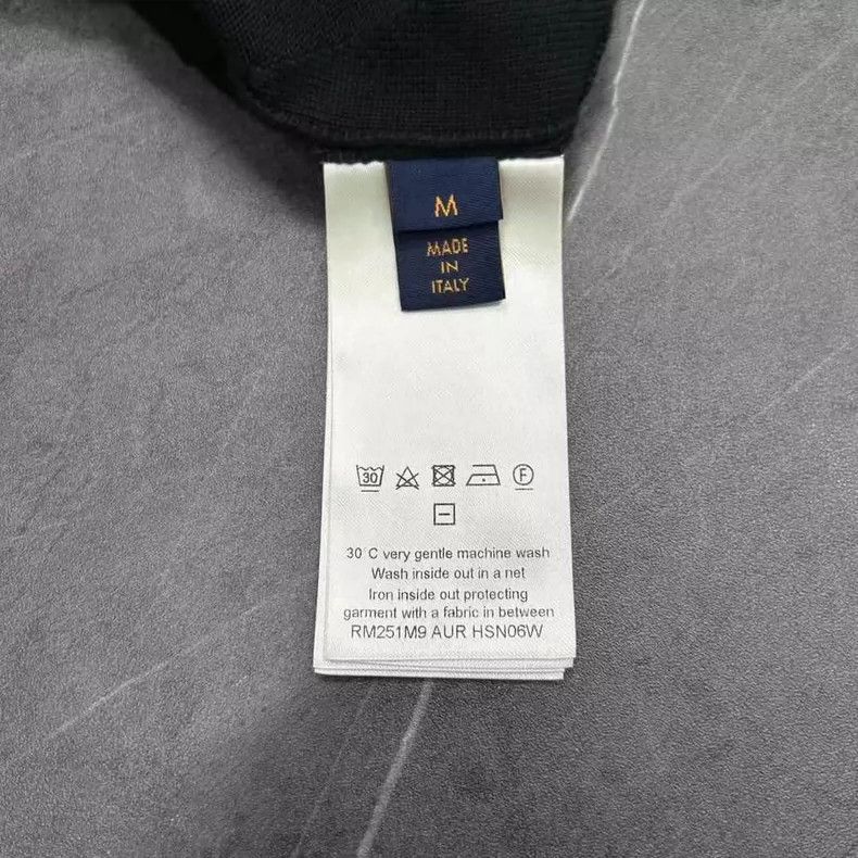Louis Vuitton Louis Vuitton Black Logo Short Sleeve Shirt-yf Size US M / EU 48-50 / 2 - 6 Thumbnail