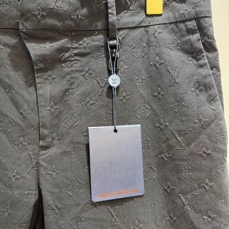Louis Vuitton LV Louis Vuitton Embossed Logo Cargo Pants-yf Size US 42 / EU 58 - 2 Thumbnail