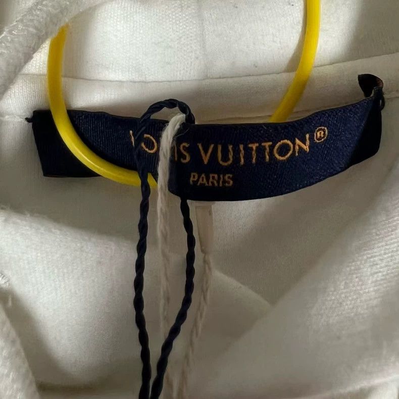 Louis Vuitton Louis Vuitton New Style Hoodie M Size-yf Size US M / EU 48-50 / 2 - 3 Thumbnail