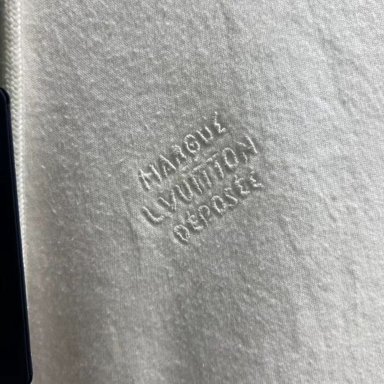 Louis Vuitton Louis Vuitton New Style Hoodie M Size-yf Size US M / EU 48-50 / 2 - 2 Thumbnail