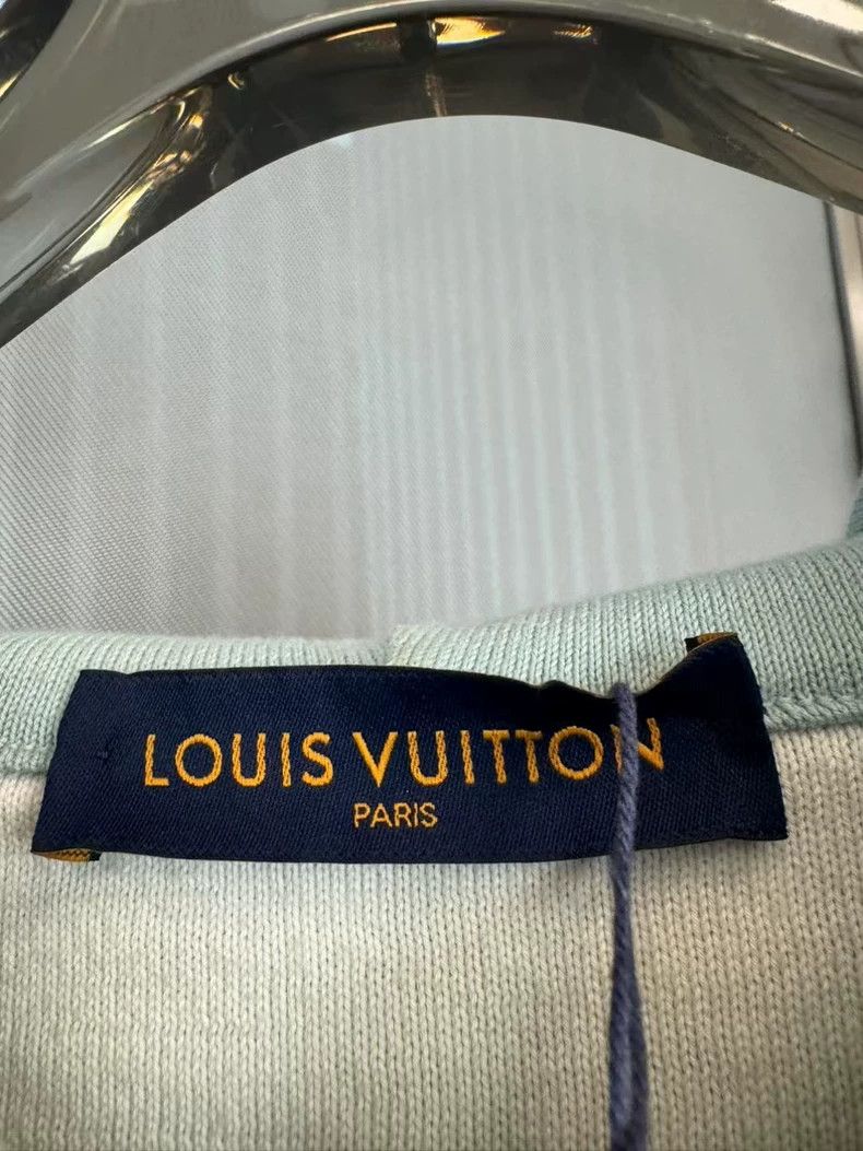 Louis Vuitton Louis Vuitton Ice Blue Gradient Hoodie Sweatshirt-yf Size US L / EU 52-54 / 3 - 3 Thumbnail
