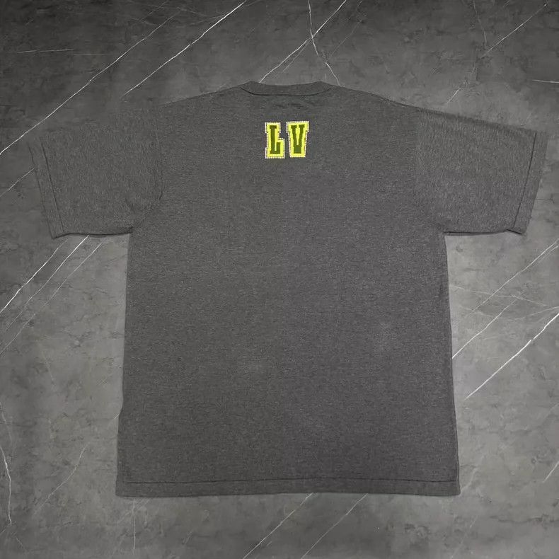 Louis Vuitton Louis Vuitton Short Sleeve Dog Paw T-Shirt-yf Size US XXL / EU 58 / 5 - 2 Thumbnail