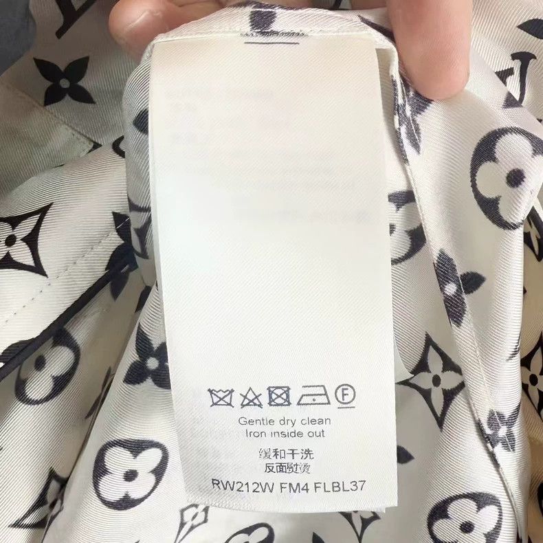 Louis Vuitton White Logo Silk Shirt by Louis Vuitton-yf Size US M / EU 48-50 / 2 - 3 Thumbnail