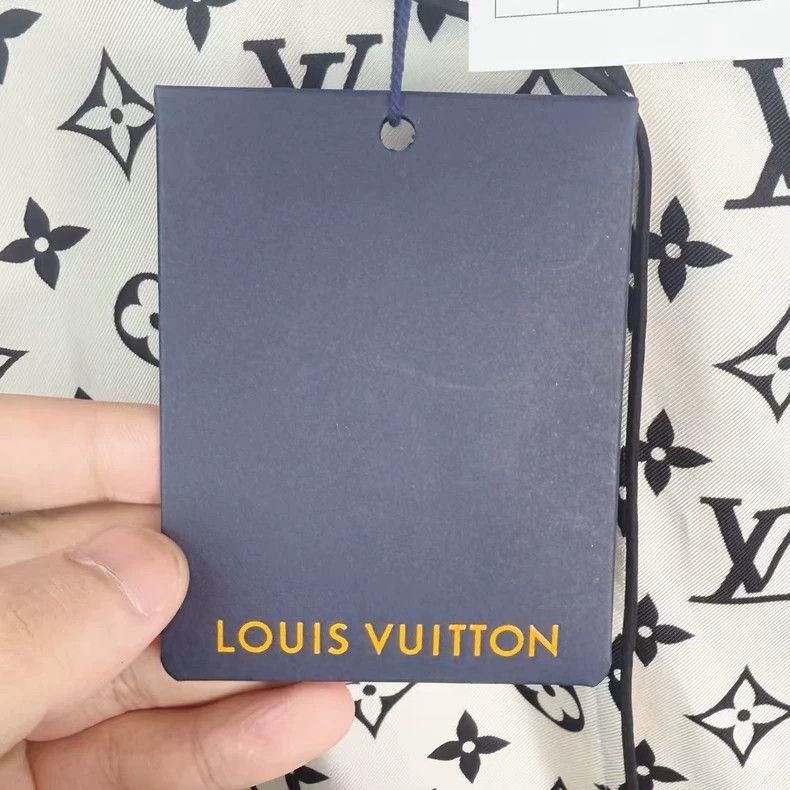 Louis Vuitton White Logo Silk Shirt by Louis Vuitton-yf Size US M / EU 48-50 / 2 - 5 Thumbnail