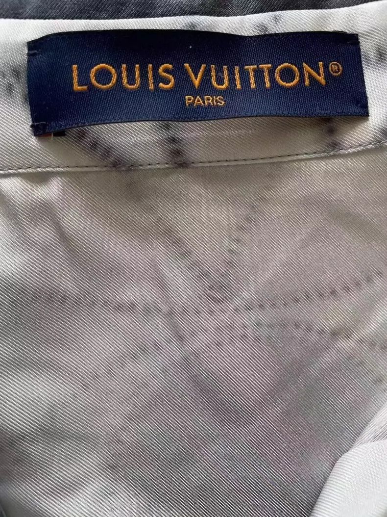 Louis Vuitton Louis Vuitton Silk Logo Short Sleeve Shirt-yf Size US XL / EU 56 / 4 - 3 Thumbnail