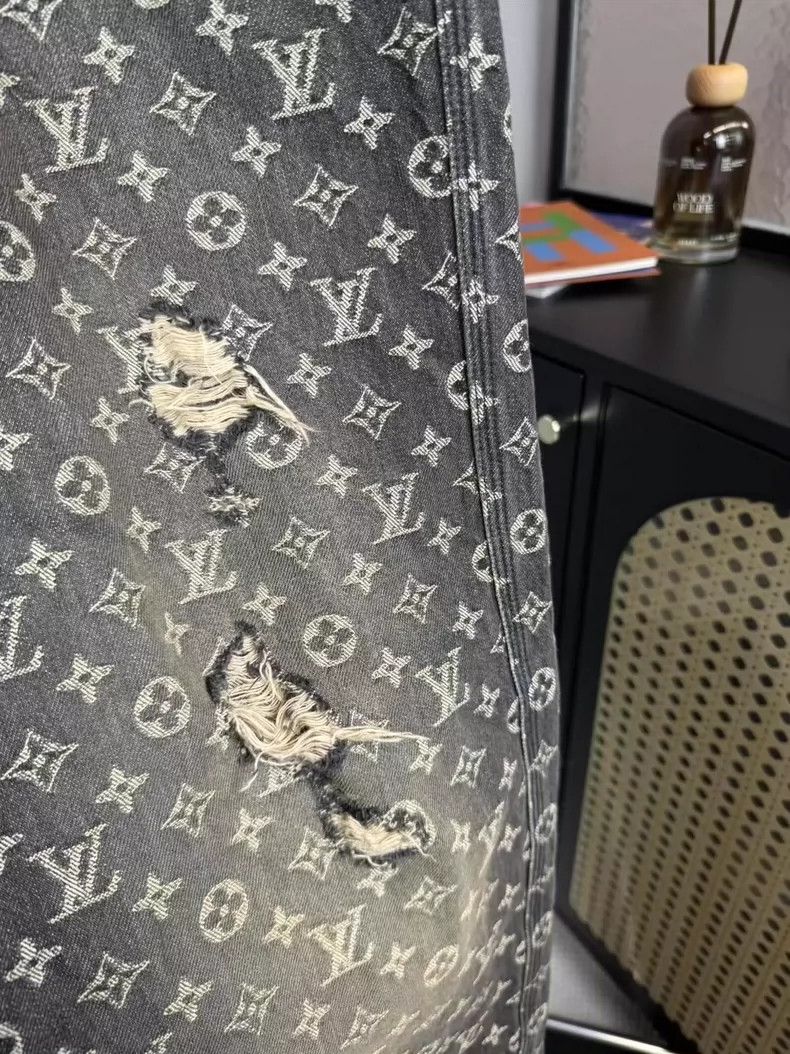 Louis Vuitton Louis Vuitton Full Logo Embroidered Jeans-yf Size US 33 - 4 Thumbnail