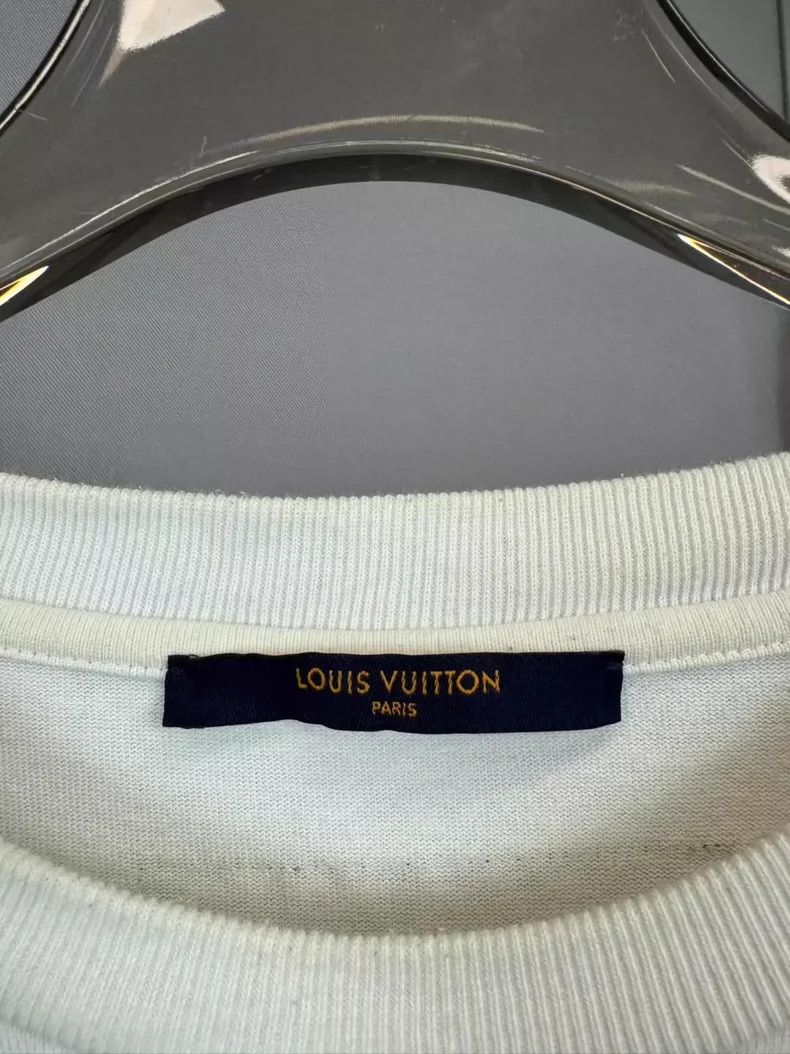 Louis Vuitton Louis Vuitton White Graffiti Embroidered T-Shirt-yf Size US L / EU 52-54 / 3 - 3 Thumbnail