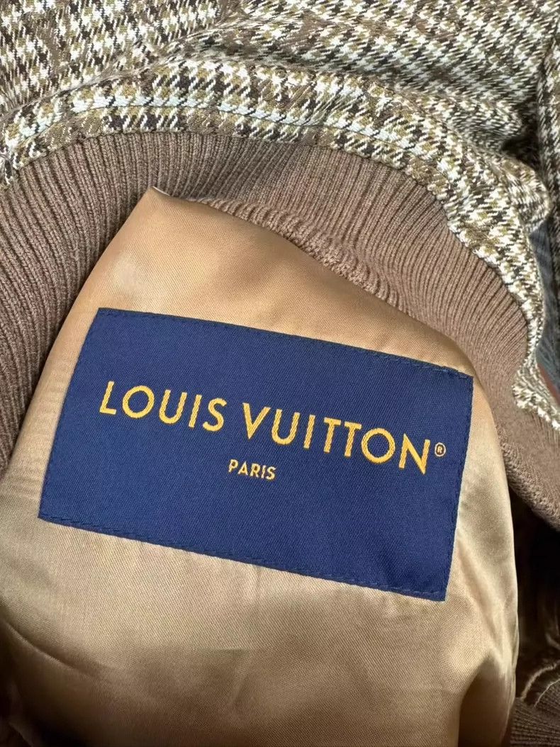 Louis Vuitton Louis Vuitton Checked Zipper Jacket with Buttons-yf Size US L / EU 52-54 / 3 - 7 Thumbnail