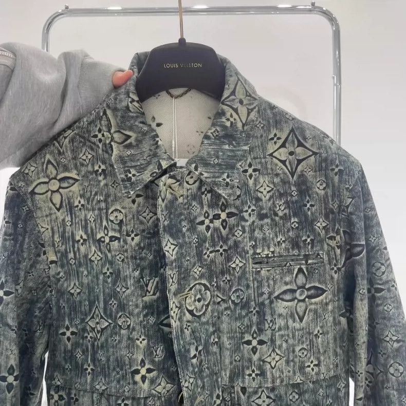 Louis Vuitton Louis Vuitton Denim Jacket New Arrival-yf Size US L / EU 52-54 / 3 - 3 Thumbnail