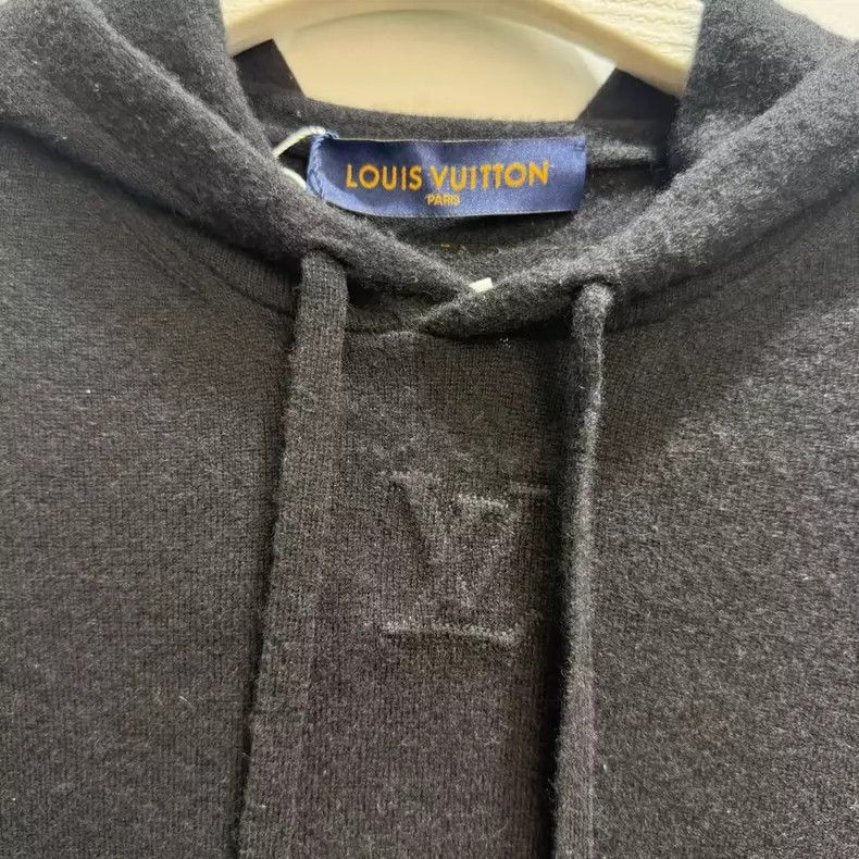 Louis Vuitton LV Louis Vuitton Cashmere Hooded Sweatshirt Black-yf Size US M / EU 48-50 / 2 - 2 Thumbnail