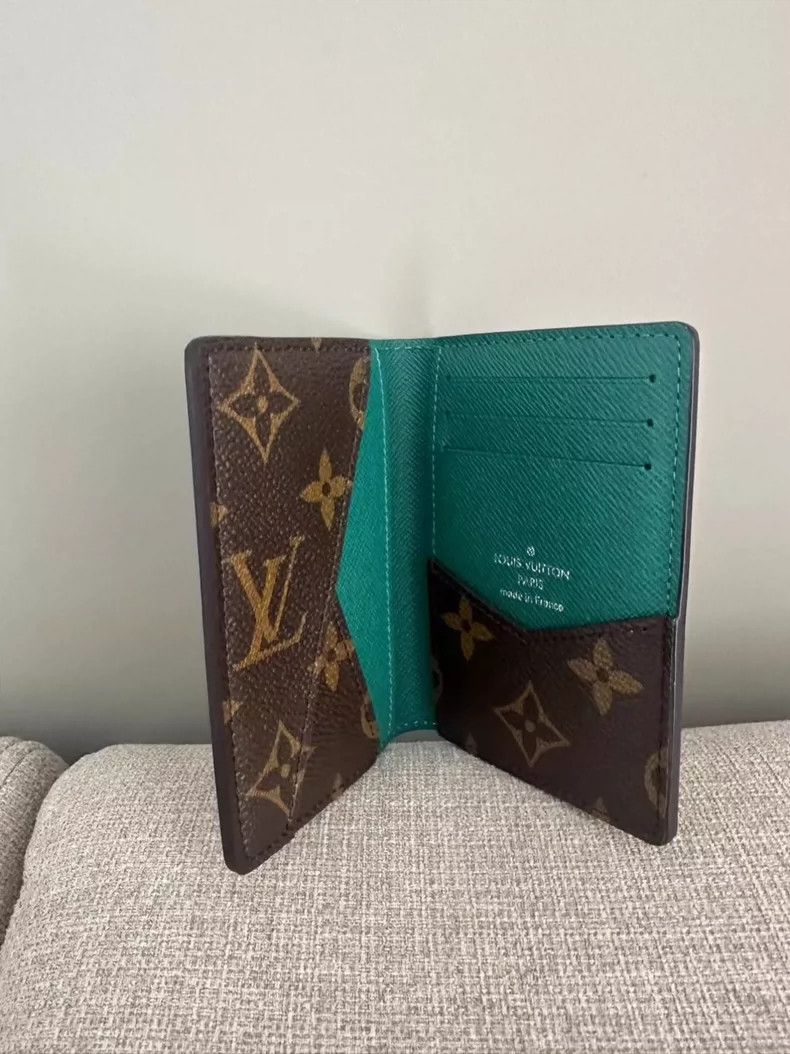 Louis Vuitton LV Monogram Card Holder with Green Accent-yf Size ONE SIZE - 3 Thumbnail