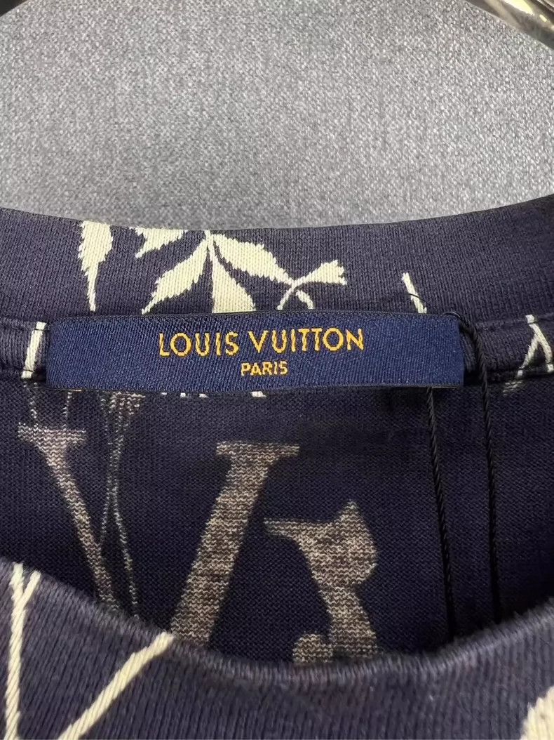 Louis Vuitton Louis Vuitton Short Sleeve T-shirt Large-yf Size US L / EU 52-54 / 3 - 2 Thumbnail