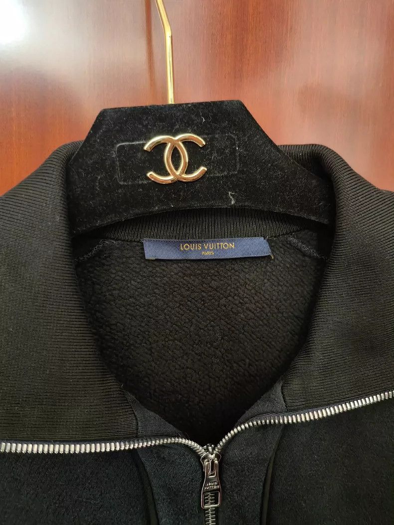 Louis Vuitton LV Logo Zip-Up Jacket in Excellent Condition-yf Size US L / EU 52-54 / 3 - 3 Thumbnail