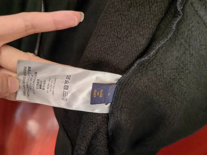 Louis Vuitton LV Logo Zip-Up Jacket in Excellent Condition-yf Size US L / EU 52-54 / 3 - 6 Thumbnail