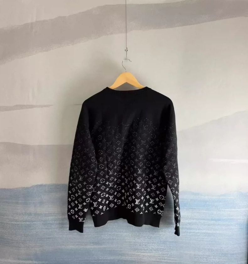 Louis Vuitton Louis Vuitton Black and White Gradient Knit Sweater-yf Size US S / EU 44-46 / 1 - 3 Thumbnail