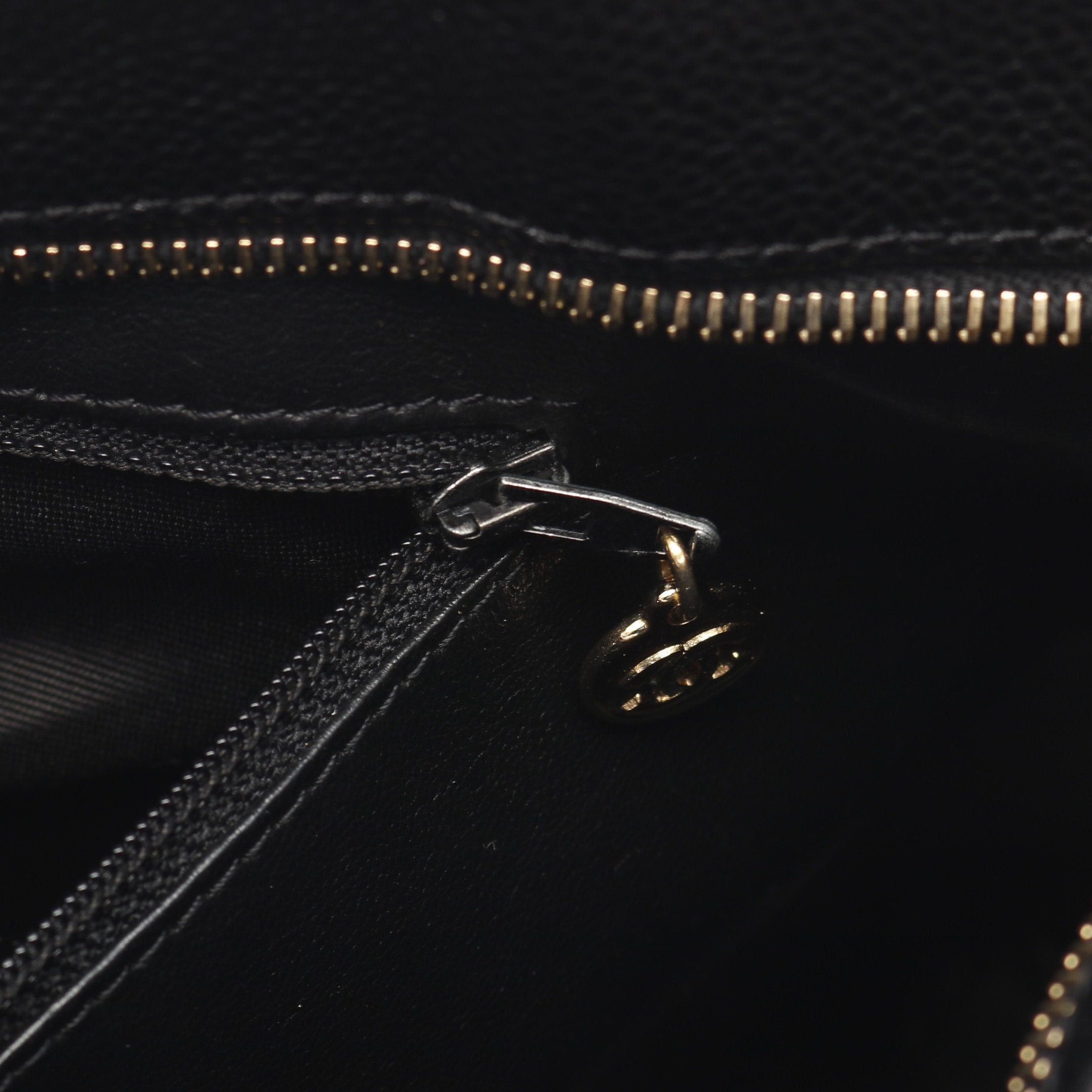 Chanel Chanel Reissue Tote Handbag Bag Caviar Skin Black Gold Hardware Size ONE SIZE - 9 Thumbnail