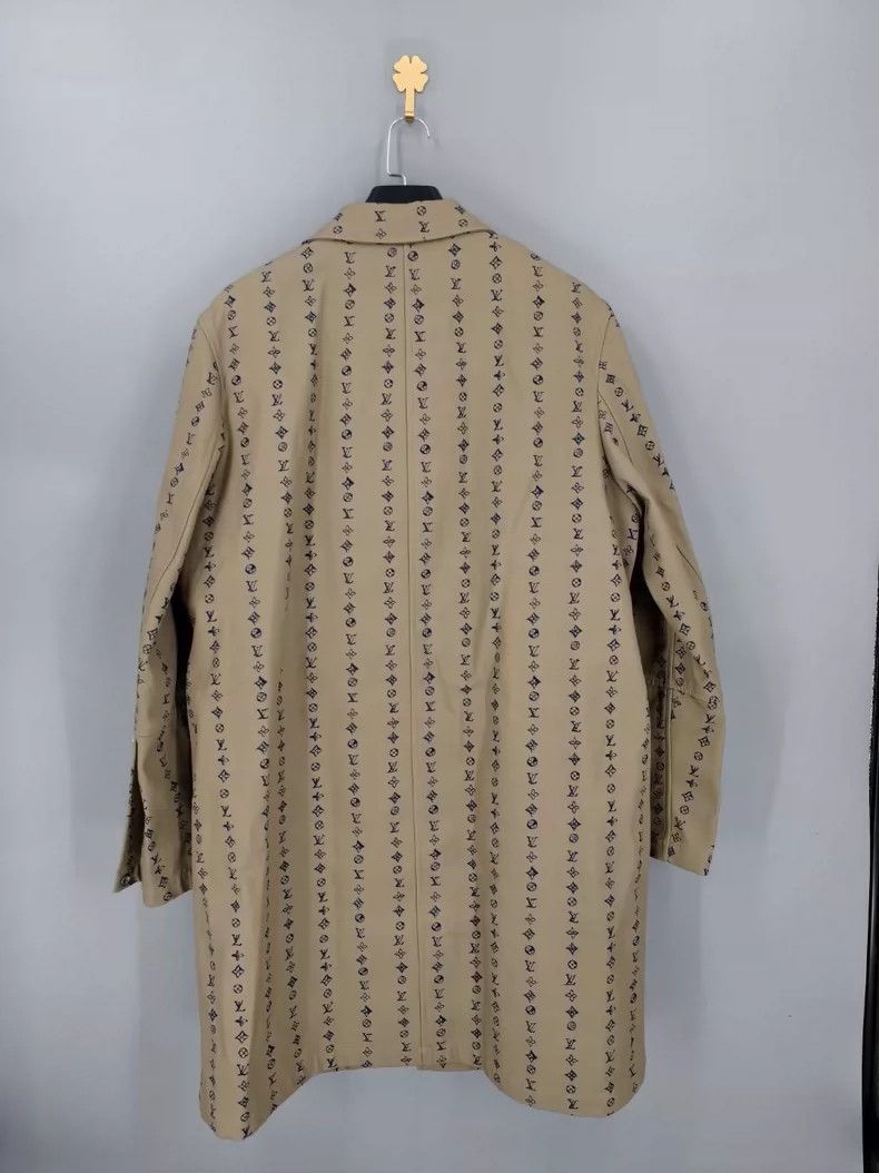 Louis Vuitton Louis Vuitton Long Coat with Print-yf Size US XXL / EU 58 / 5 - 2 Thumbnail