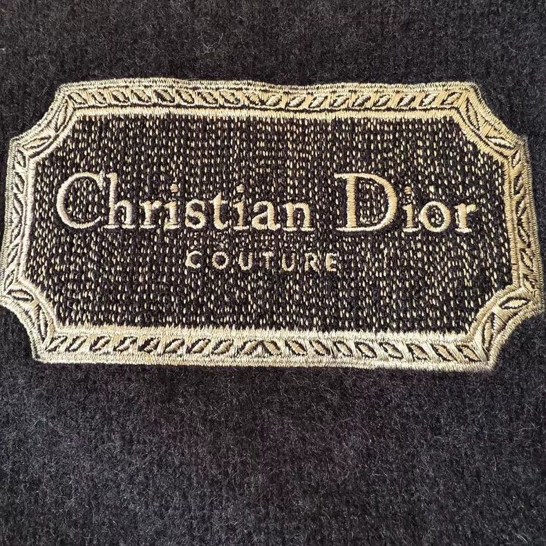 Dior DIOR Logo Embroidered Cashmere Knit Sweater-yf Size US S / EU 44-46 / 1 - 4 Thumbnail