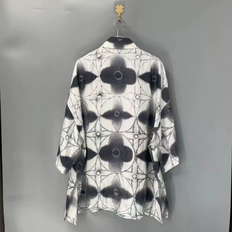 Louis Vuitton LOUIS VUITTON Short Sleeve Silk Shirt XL-yf Size US XL / EU 56 / 4 - 2 Thumbnail