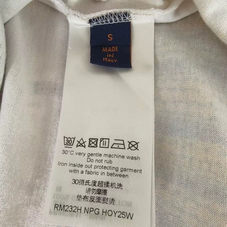 Louis Vuitton Louis Vuitton Collaboration Short Sleeve T-Shirt-yf Size US S / EU 44-46 / 1 - 4 Thumbnail