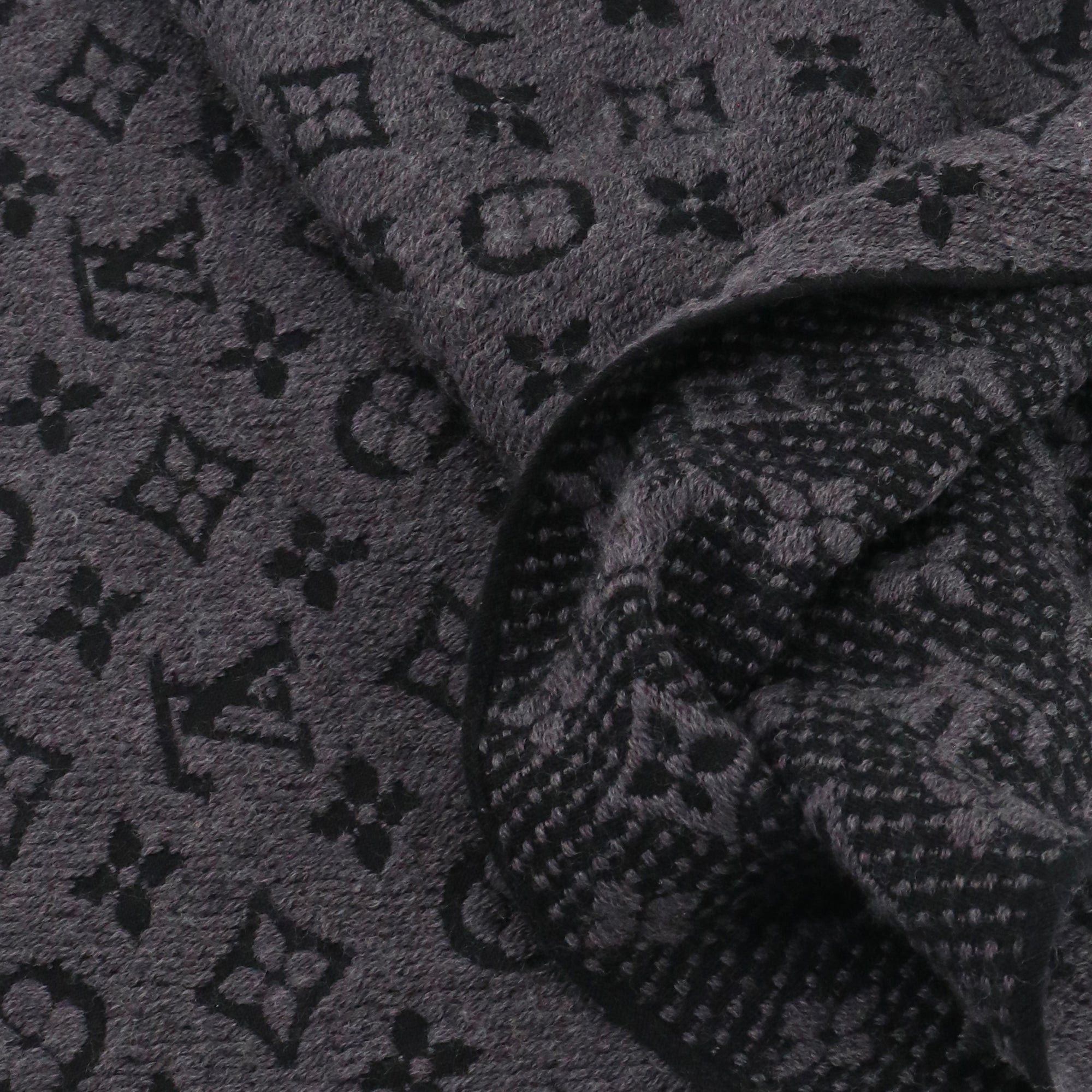 Louis Vuitton LOUIS VUITTON - Monogram Classic Louis Vuitton scarf in gray wool Size ONE SIZE - 2 Thumbnail