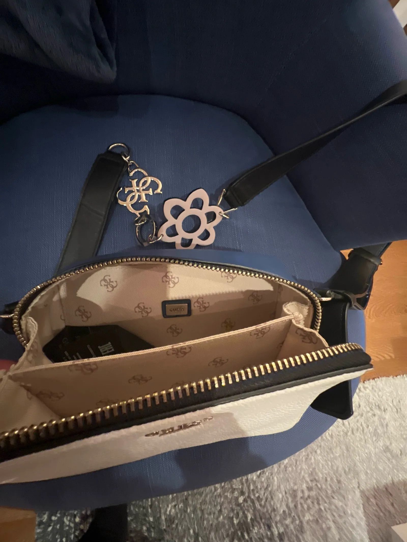 Guess Guess Bucket Bag Size ONE SIZE - 2 Thumbnail