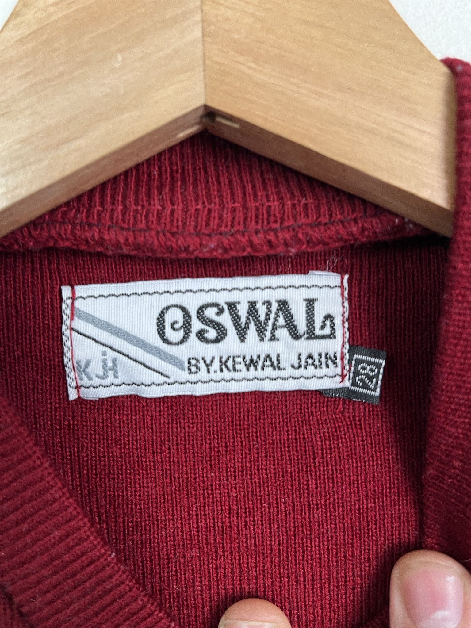 Vintage Vintage 1980s OSWAL Maroon Sweater Vest Size XS (28) Size US XS / EU 42 / 0 - 2 Thumbnail