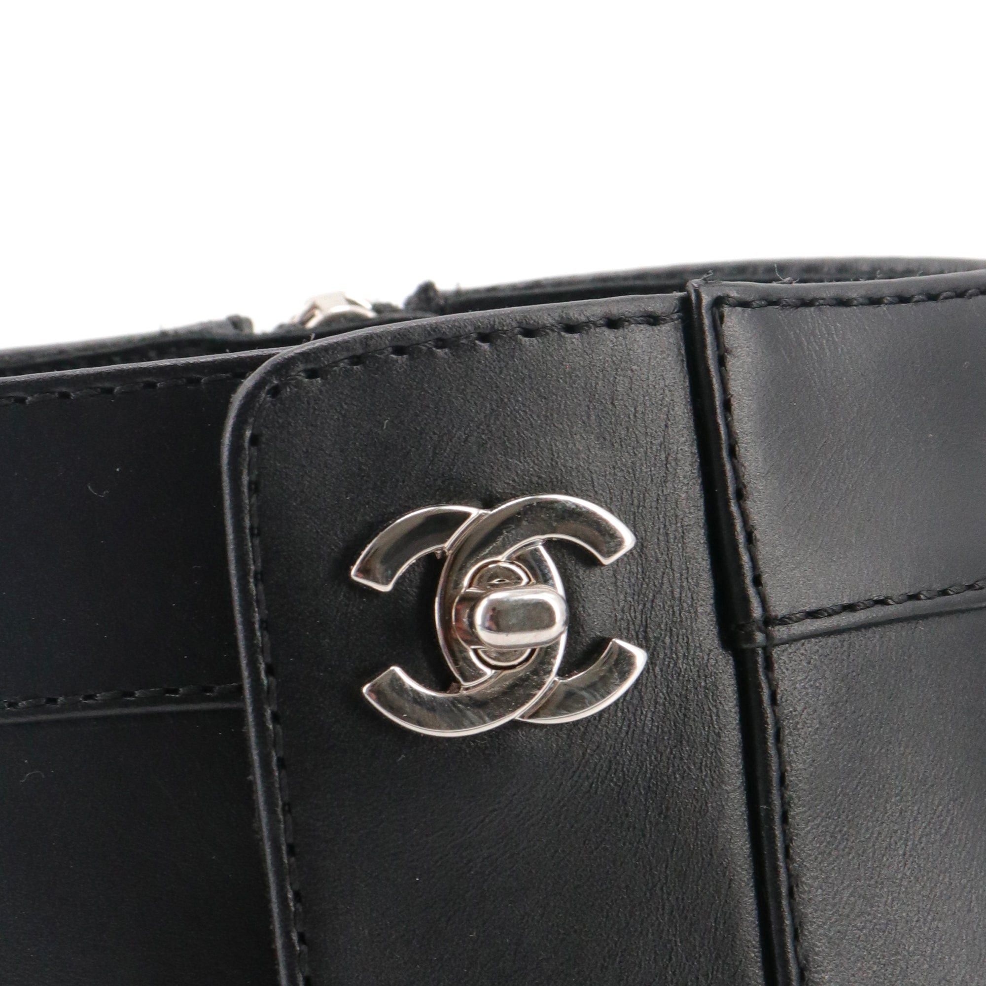 Chanel CHANEL - Chanel CC ankle boots in black leather (T37) Size US 6 / IT 36 - 4 Thumbnail