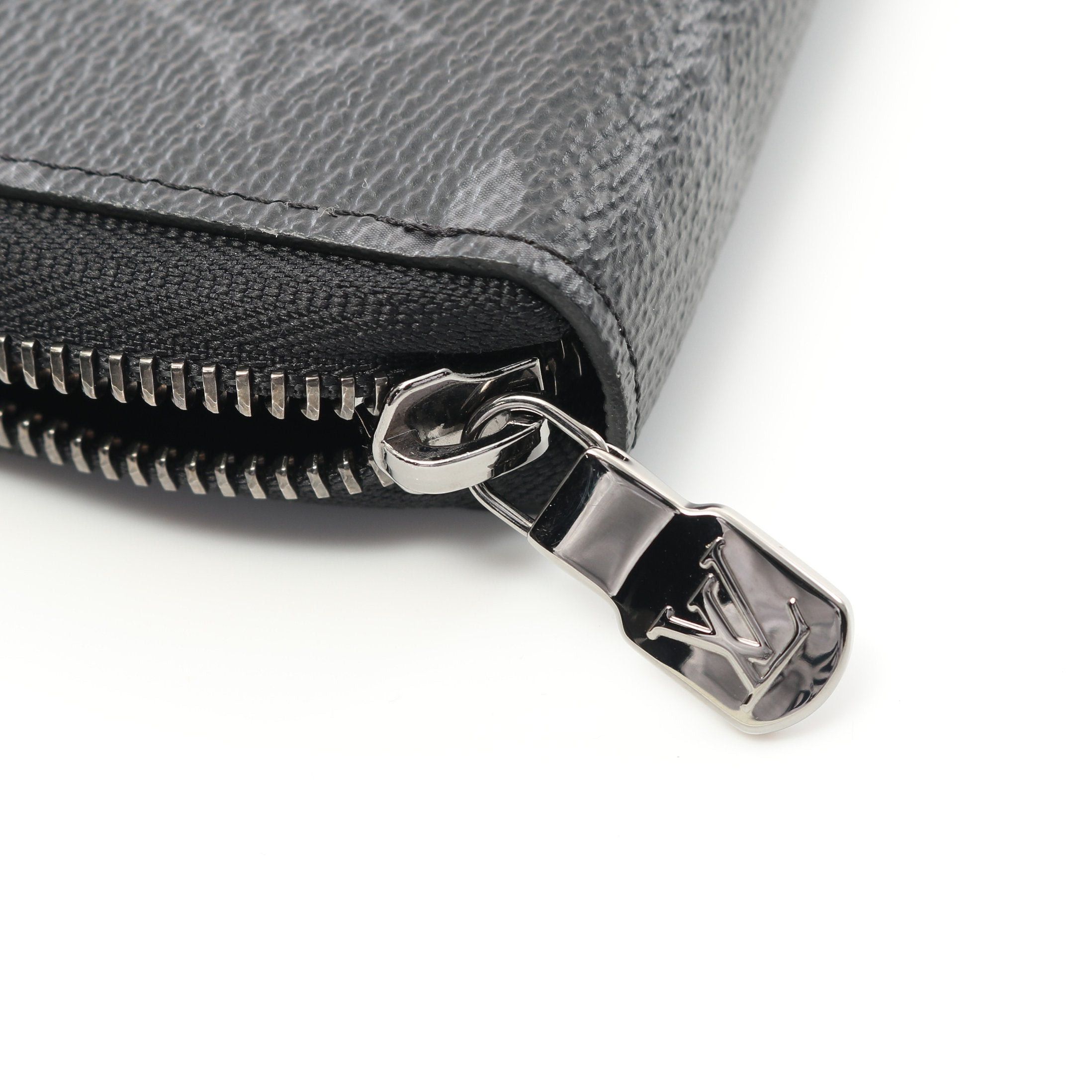 Louis Vuitton Louis Vuitton Zippy Wallet Horizontal Monogram Eclipse Round Zipper Long Black Size ONE SIZE - 6 Thumbnail