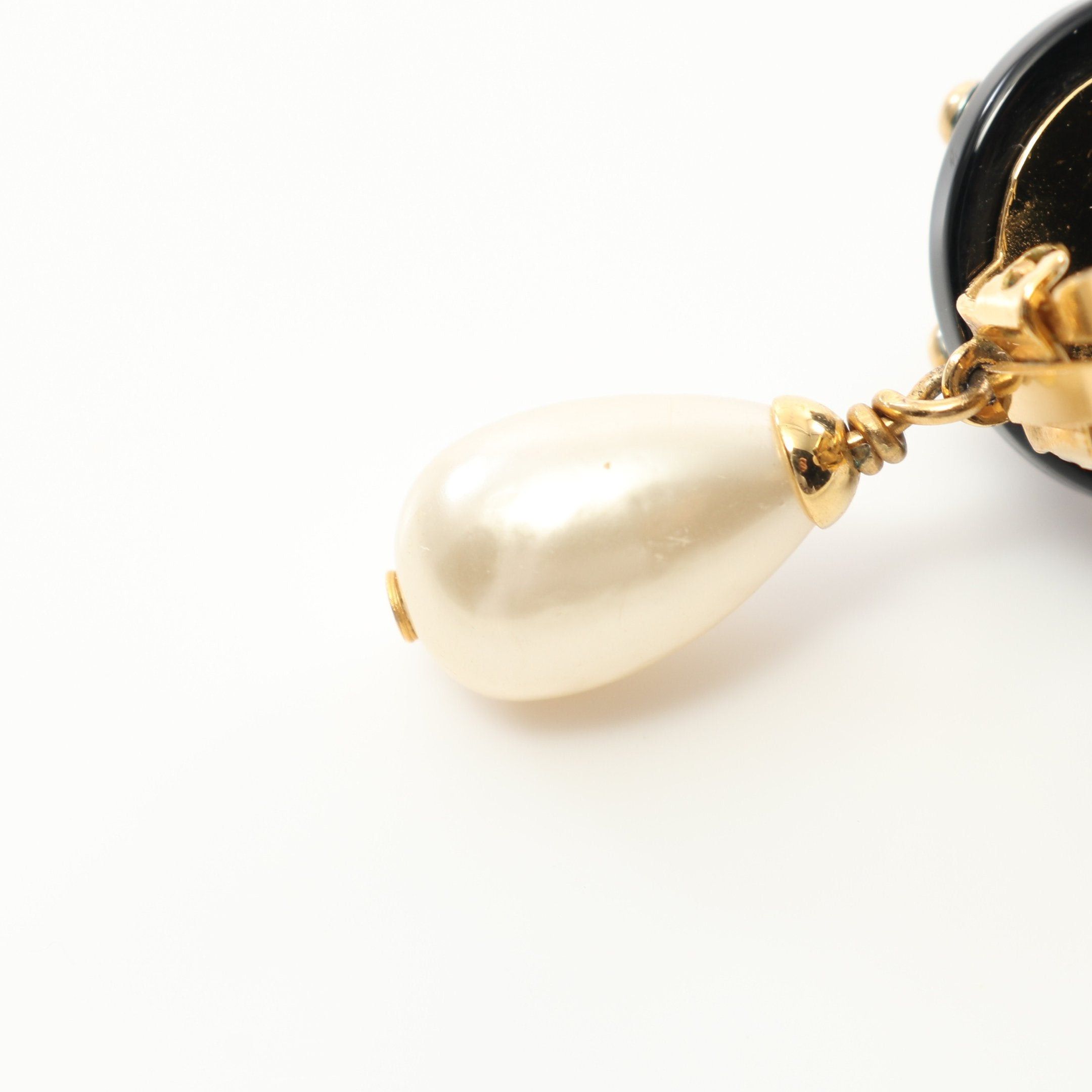 Chanel Chanel Coco Mark Earrings Gp Fake Pearl Gold White Black 96C Size ONE SIZE - 5 Thumbnail