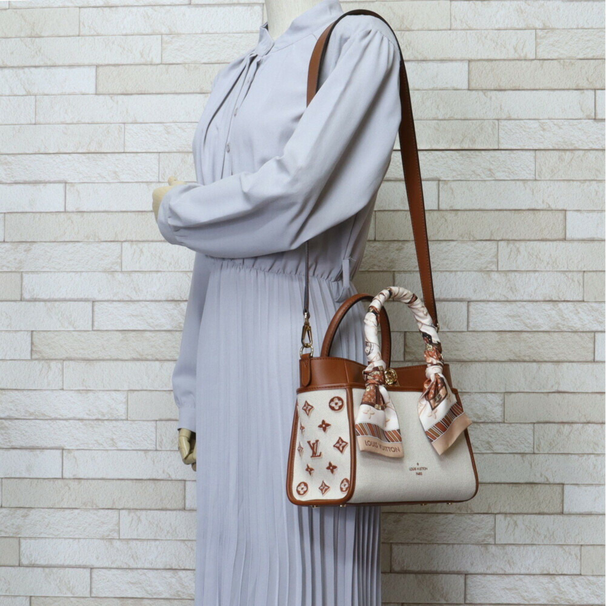 Louis Vuitton Louis Vuitton On my Side handbag Size ONE SIZE - 6 Thumbnail