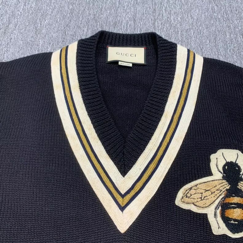 Gucci Gucci Bee V-Neck Sweater Size S-yf Size US S / EU 44-46 / 1 - 3 Thumbnail