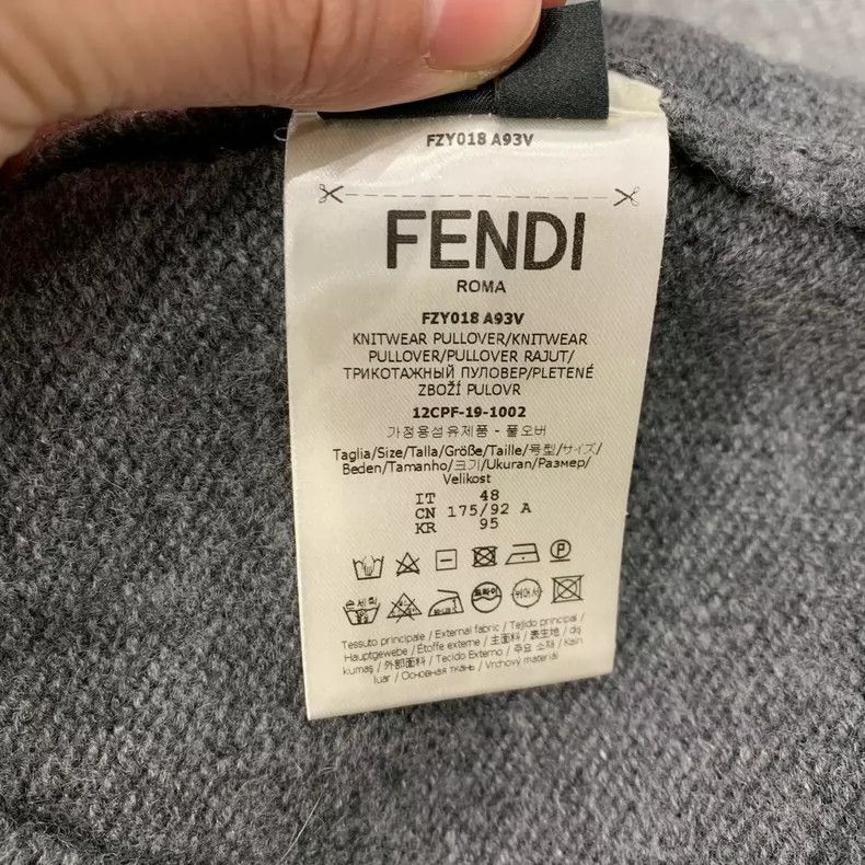 Fendi Fendi Gray Logo Knit Sweater Size 48-yf Size US L / EU 52-54 / 3 - 8 Thumbnail