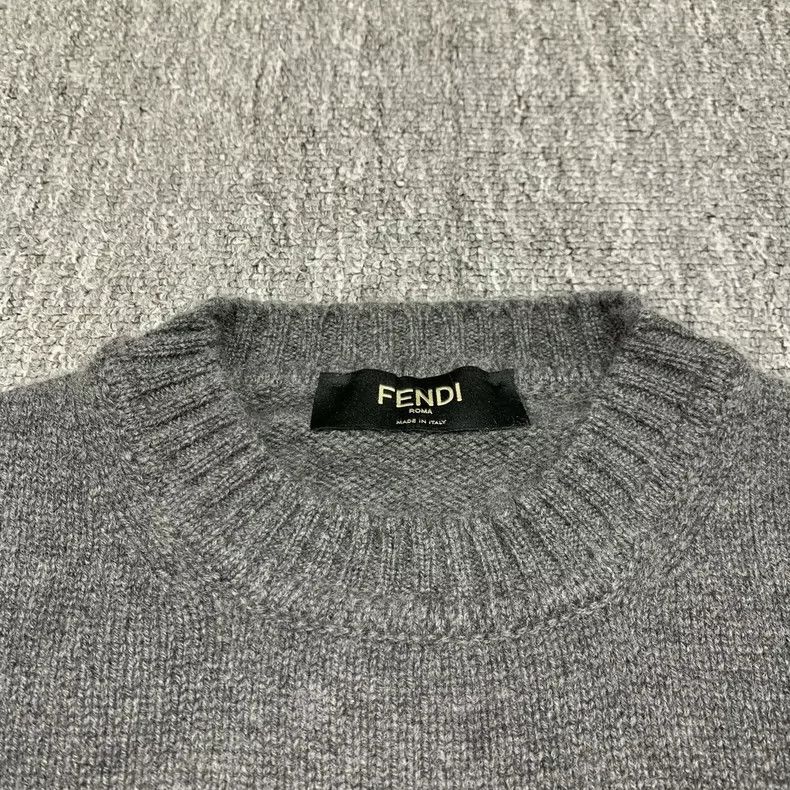 Fendi Fendi Gray Logo Knit Sweater Size 48-yf Size US L / EU 52-54 / 3 - 3 Thumbnail