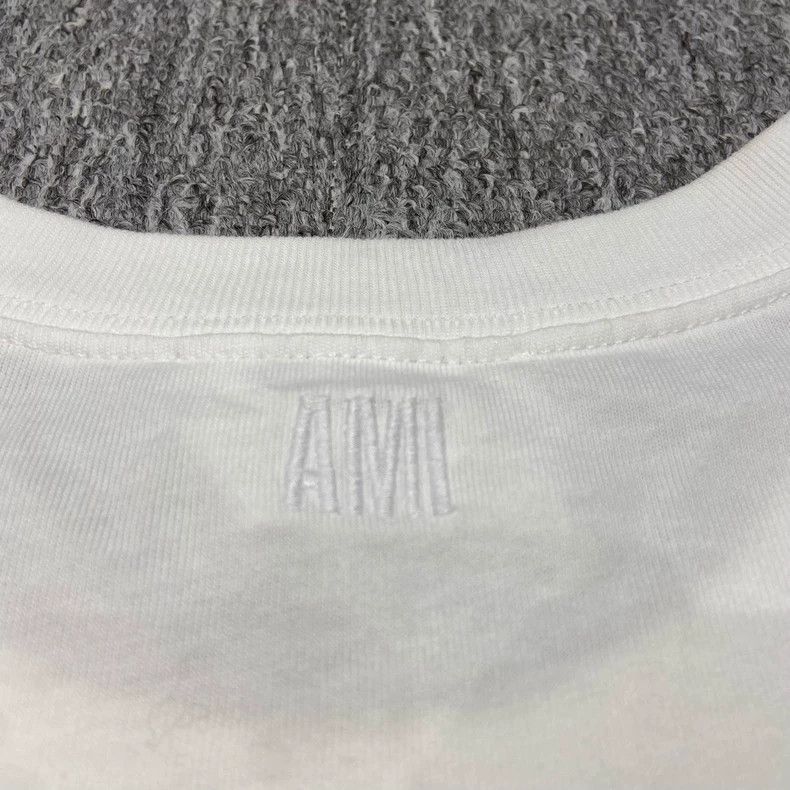 AMI Ami Short Sleeve Heart T-Shirt Size L-yf Size US L / EU 52-54 / 3 - 3 Thumbnail
