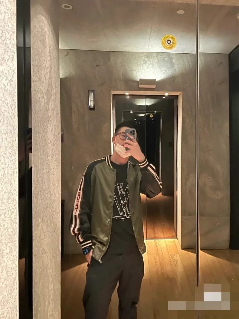Gucci Gucci Reversible Bomber Jacket with Logo-yf Size US M / EU 48-50 / 2 - 8 Thumbnail