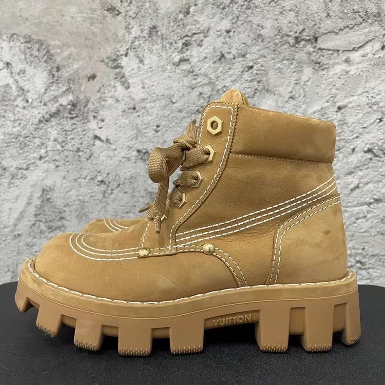 Louis Vuitton Louis Vuitton Pearl Button Boots Size 7.5-yf Size US 7.5 / EU 40-41 - 2 Thumbnail