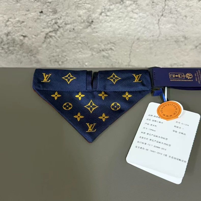 Louis Vuitton Louis Vuitton Pet Triangle Scarf Bandana-yf Size ONE SIZE - 4 Thumbnail
