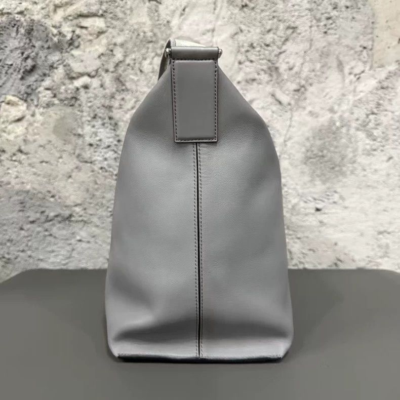 Loewe Loewe Cubi Bag in Gray Leather-yf Size ONE SIZE - 4 Thumbnail