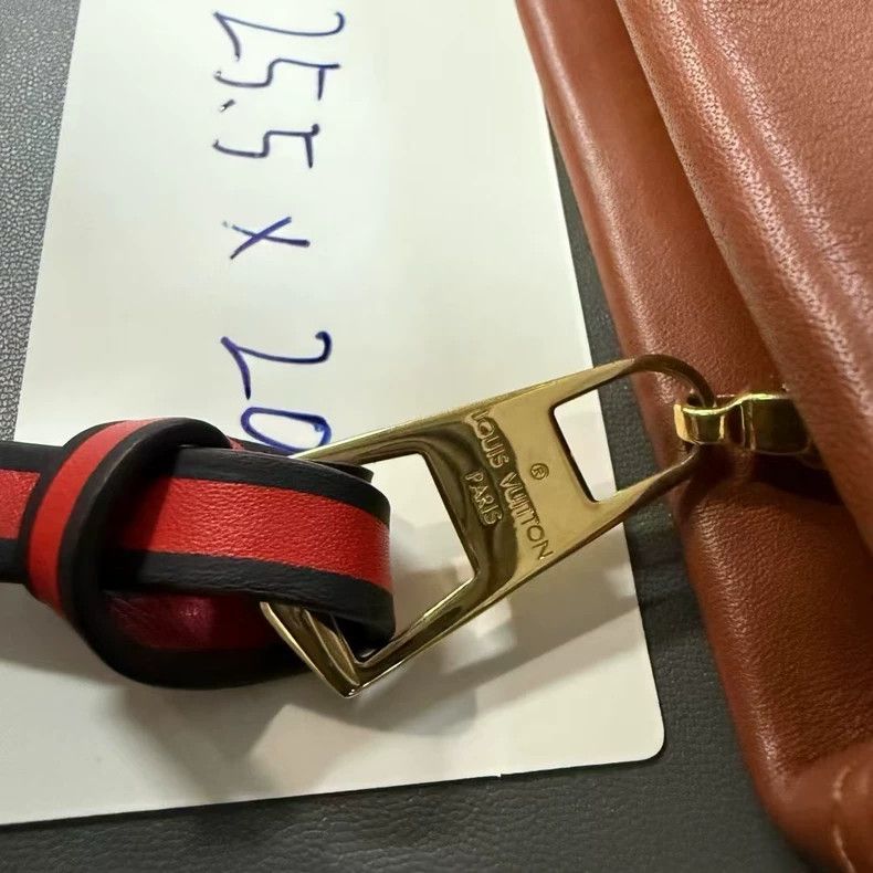 Louis Vuitton Louis Vuitton Handbag with Leather Trim-yf Size ONE SIZE - 9 Thumbnail