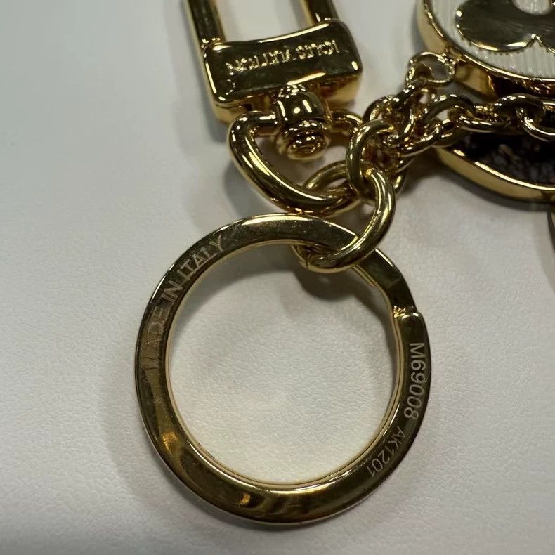 Louis Vuitton Louis Vuitton Keychain Accessory-yf Size ONE SIZE - 4 Thumbnail