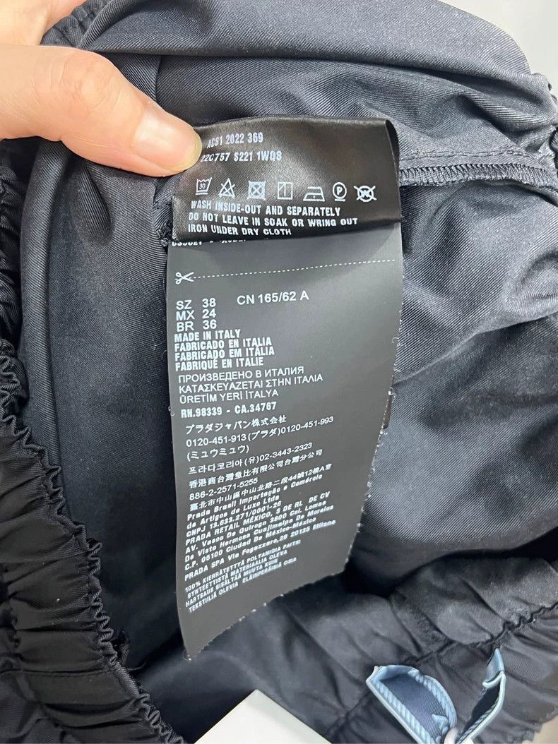 Prada Prada Black Nylon Triangle Logo Shorts-yf Size US 38 / EU 54 - 5 Thumbnail