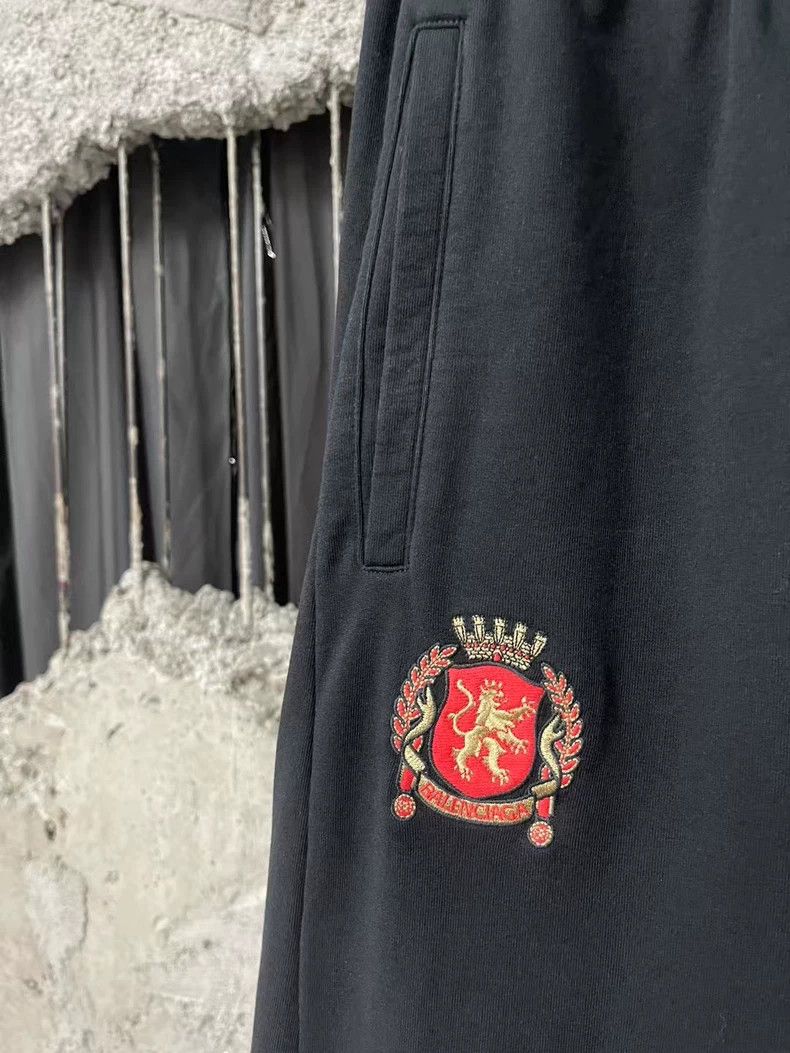 Balenciaga Balenciaga Embroidered Long Pants for Manchester United-yf Size US 26 / EU 42 - 5 Thumbnail