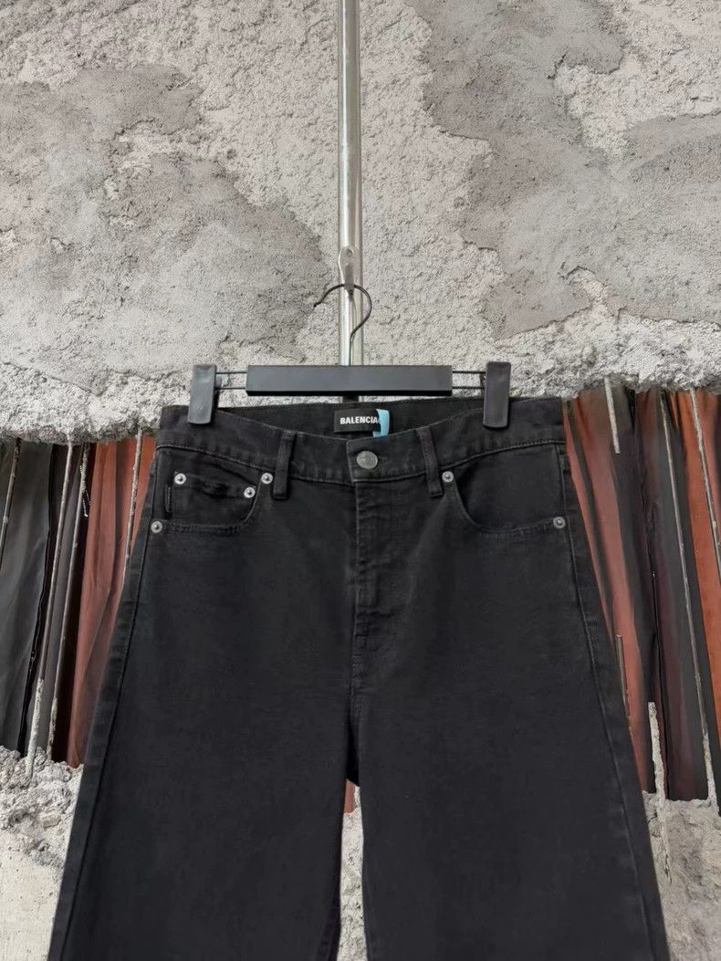 Balenciaga Balenciaga Distressed Straight Leg Jeans-yf Size US 29 - 4 Thumbnail