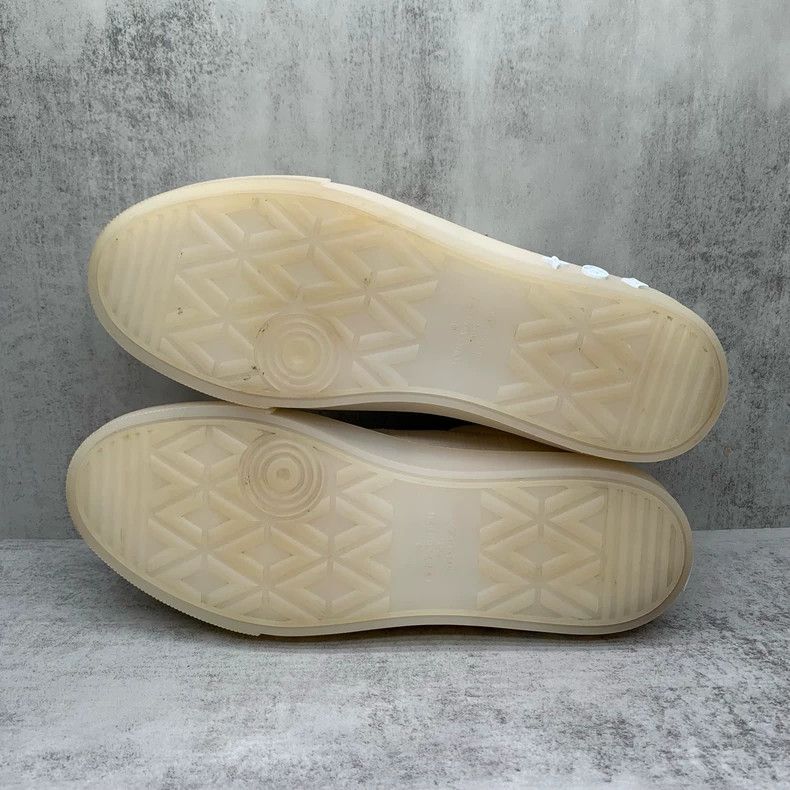 Louis Vuitton Lv Ollie Gray and White Sneakers Size 10.5-yf Size US 10.5 / EU 43-44 - 7 Thumbnail