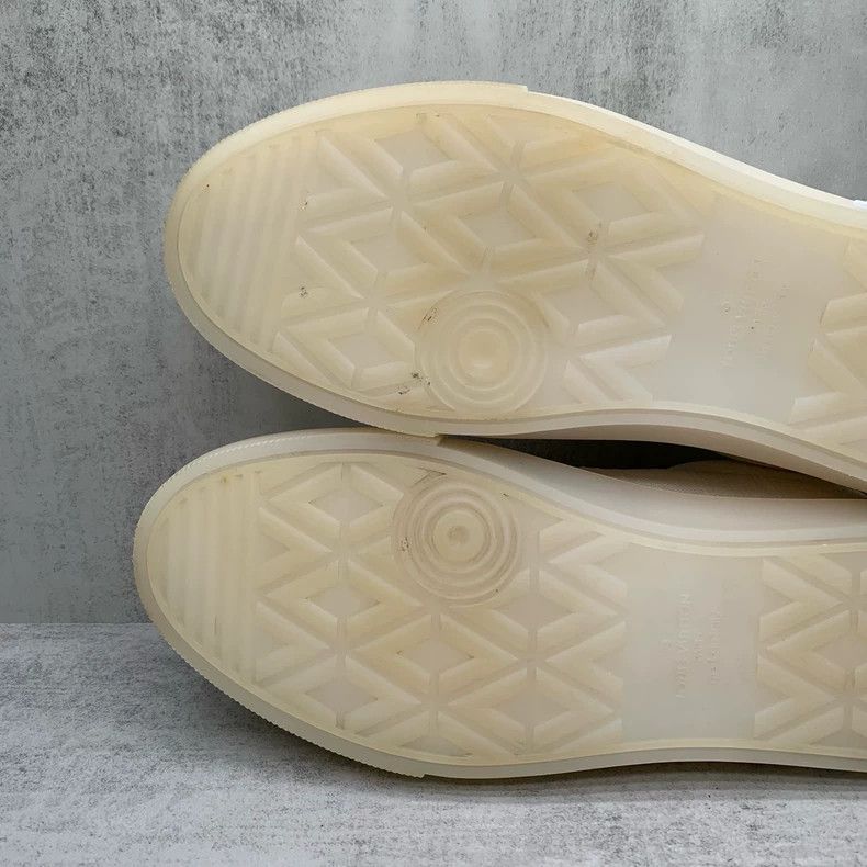 Louis Vuitton Lv Ollie Gray and White Sneakers Size 10.5-yf Size US 10.5 / EU 43-44 - 8 Thumbnail