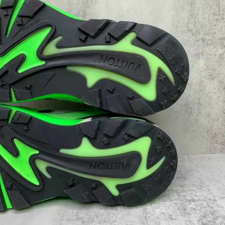 Louis Vuitton LV Runner Tactic Green Sports Sneakers Size 7-yf Size US 7 / EU 40 - 9 Thumbnail